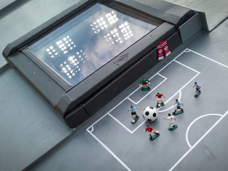 Futbol i okna dachowe - zaskakująca korelacja